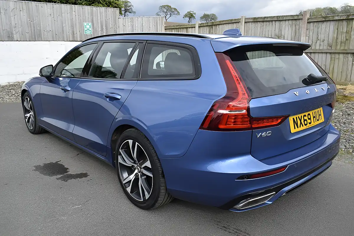 Used 2019 Volvo V60 R-Design Plus Bursting Blue - Interior and Exterior details 12