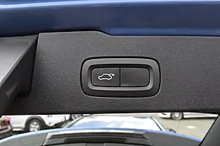 Used 2019 Volvo V60 R-Design Plus Bursting Blue - Interior and Exterior details 14