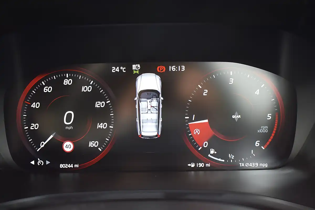 Used 2019 Volvo V60 R-Design Plus Bursting Blue - Interior and Exterior details 18