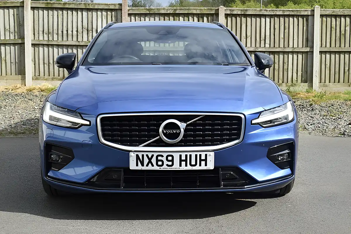 Used 2019 Volvo V60 R-Design Plus Bursting Blue - Interior and Exterior details 2