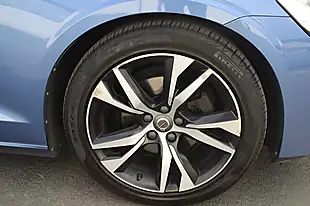 Used 2019 Volvo V60 R-Design Plus Bursting Blue - Interior and Exterior details 4