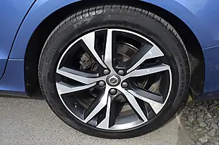 Used 2019 Volvo V60 R-Design Plus Bursting Blue - Interior and Exterior details 6