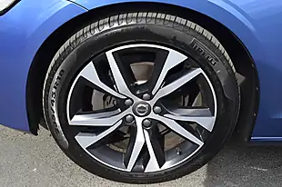 Used 2019 Volvo V60 R-Design Plus Bursting Blue - Interior and Exterior details 7