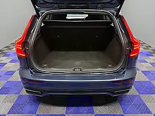 Used 2019 Volvo V60 R-Design Plus Denim Blue - Interior and Exterior details 12