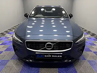 Used 2019 Volvo V60 R-Design Plus Denim Blue - Interior and Exterior details 4