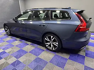 Used 2019 Volvo V60 R-Design Plus Denim Blue - Interior and Exterior details 6