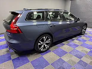Used 2019 Volvo V60 R-Design Plus Denim Blue - Interior and Exterior details 7