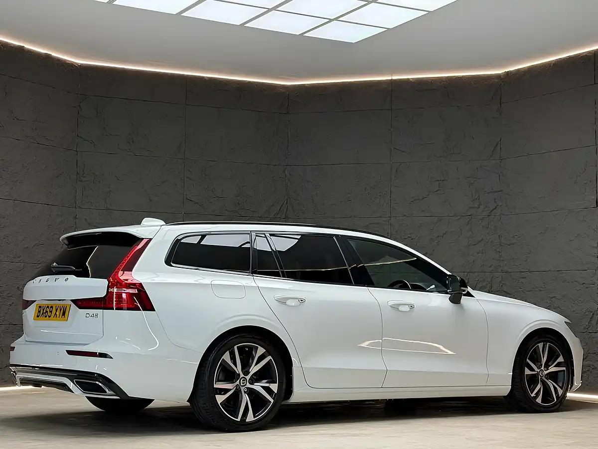 Used 2019 Volvo V60 R-Design Plus White - Interior and Exterior details 12