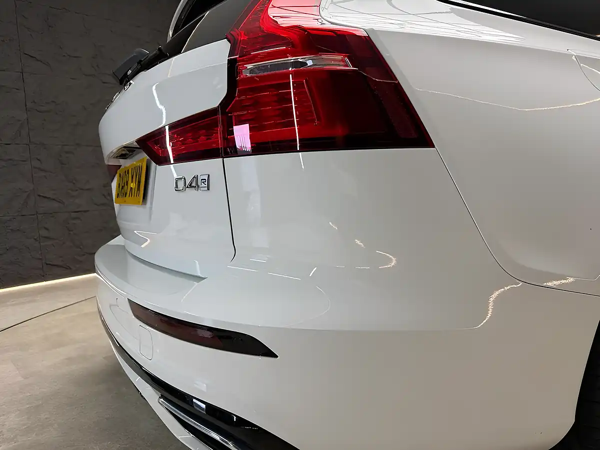 Used 2019 Volvo V60 R-Design Plus White - Interior and Exterior details 17