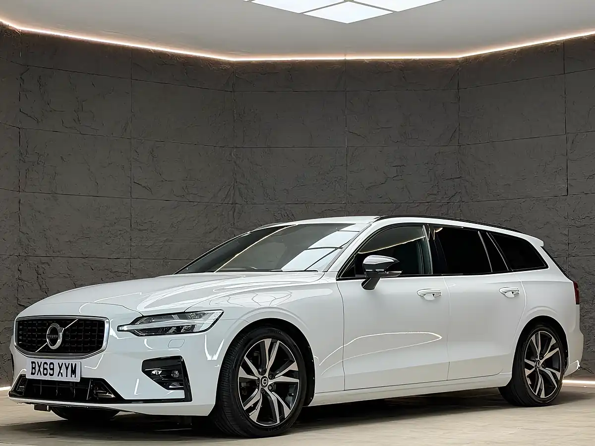 Used 2019 Volvo V60 R-Design Plus White - Interior and Exterior details 2