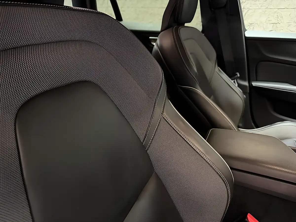 Used 2019 Volvo V60 R-Design Plus White - Interior and Exterior details 20