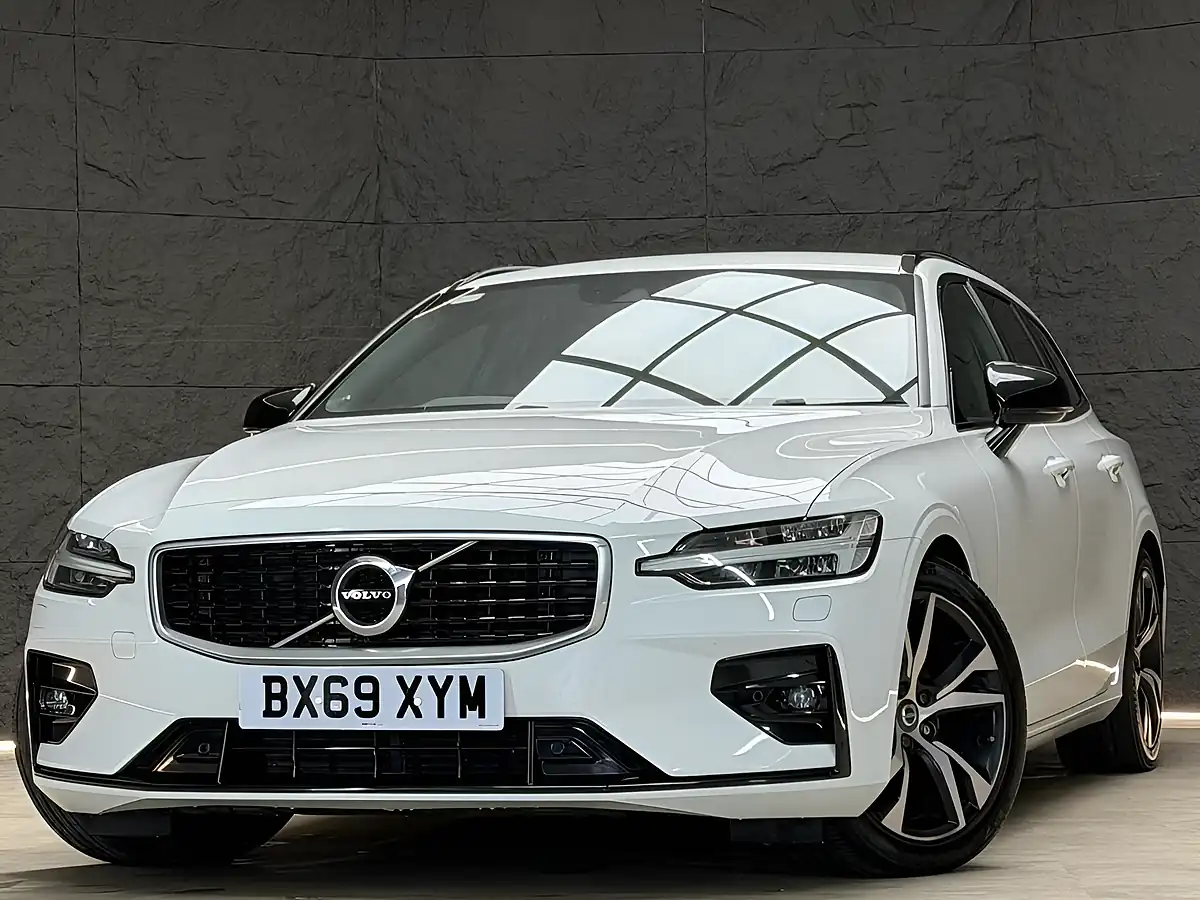 Used 2019 Volvo V60 R-Design Plus White - Interior and Exterior details 5