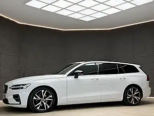Used 2019 Volvo V60 R-Design Plus White - Interior and Exterior details 6