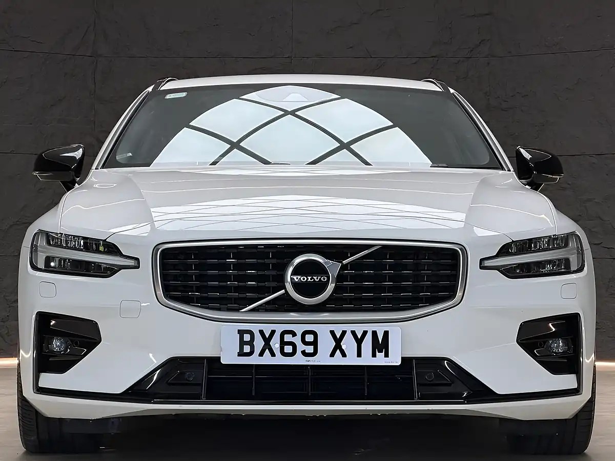 Used 2019 Volvo V60 R-Design Plus White - Interior and Exterior details 8
