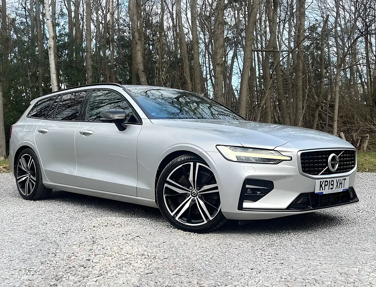Used 2019 Volvo V60 R-Design Pro Bright Silver - Front View