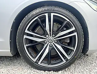 Used 2019 Volvo V60 R-Design Pro Bright Silver - Interior and Exterior details 10