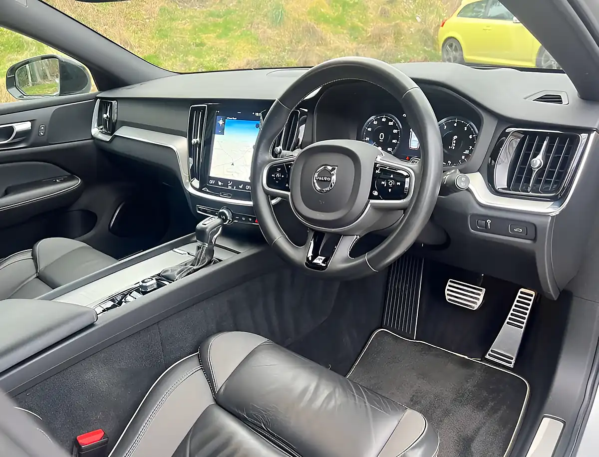 Used 2019 Volvo V60 R-Design Pro Bright Silver - Interior and Exterior details 12