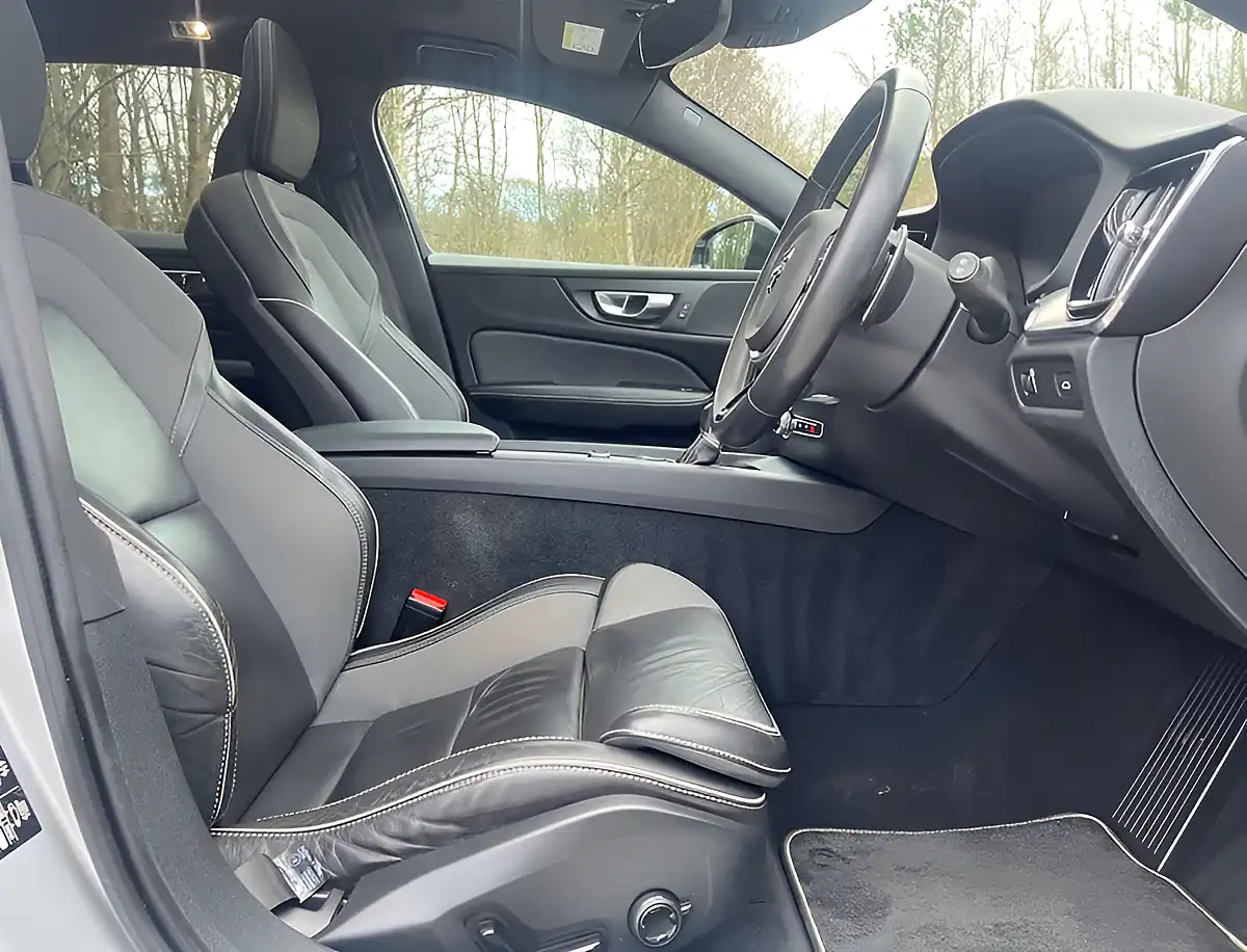 Used 2019 Volvo V60 R-Design Pro Bright Silver - Interior and Exterior details 13