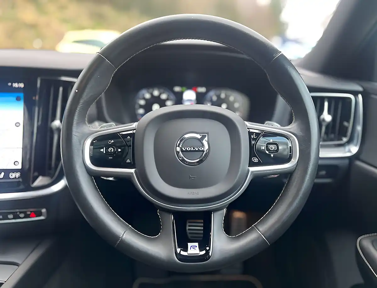 Used 2019 Volvo V60 R-Design Pro Bright Silver - Interior and Exterior details 18