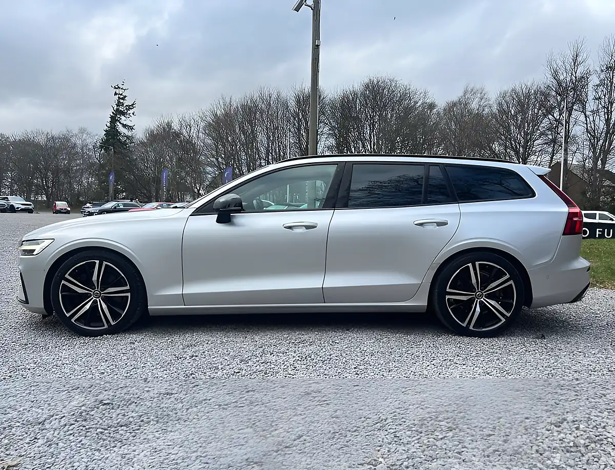 Used 2019 Volvo V60 R-Design Pro Bright Silver - Interior and Exterior details 6