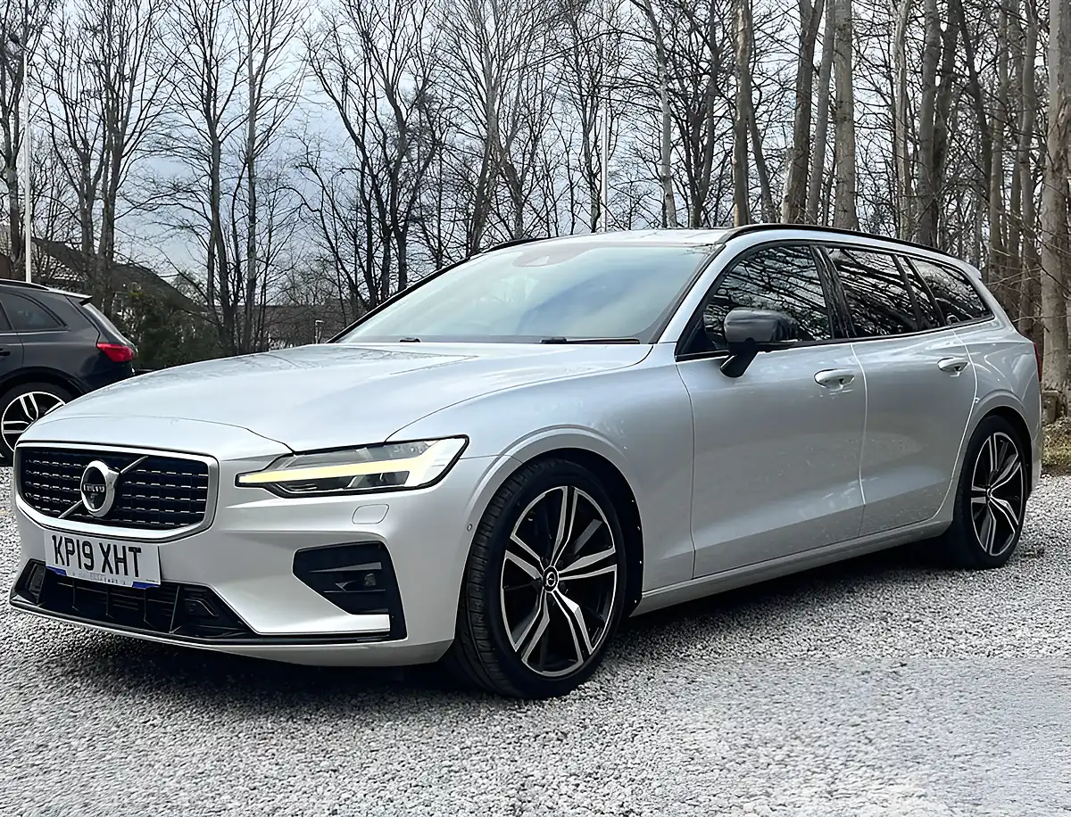 Used 2019 Volvo V60 R-Design Pro Bright Silver - Interior and Exterior details 7