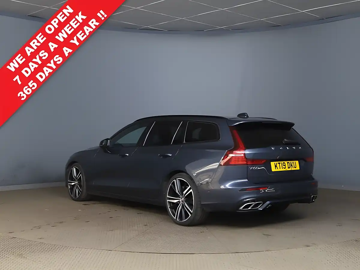 Used 2019 Volvo V60 R-Design Pro Denim Blue - Interior and Exterior details 3