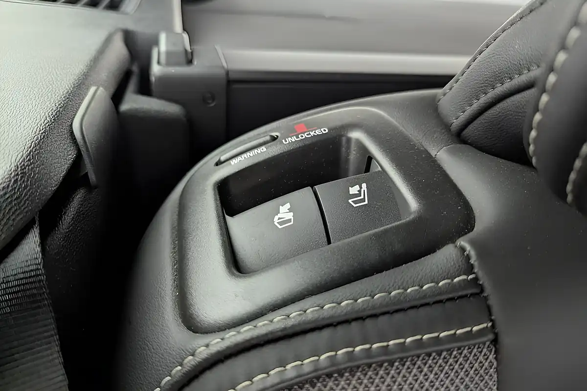 Used 2019 Volvo V60 R-Design Pro Pebble Grey - Interior and Exterior details 19