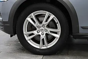 Used 2019 Volvo V90 Cross Country Mussel Blue - Interior and Exterior details 13