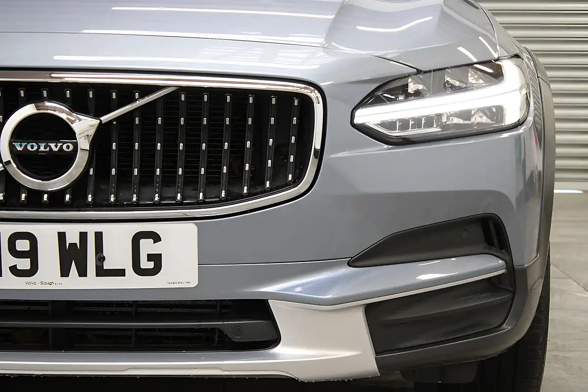 Used 2019 Volvo V90 Cross Country Mussel Blue - Interior and Exterior details 14