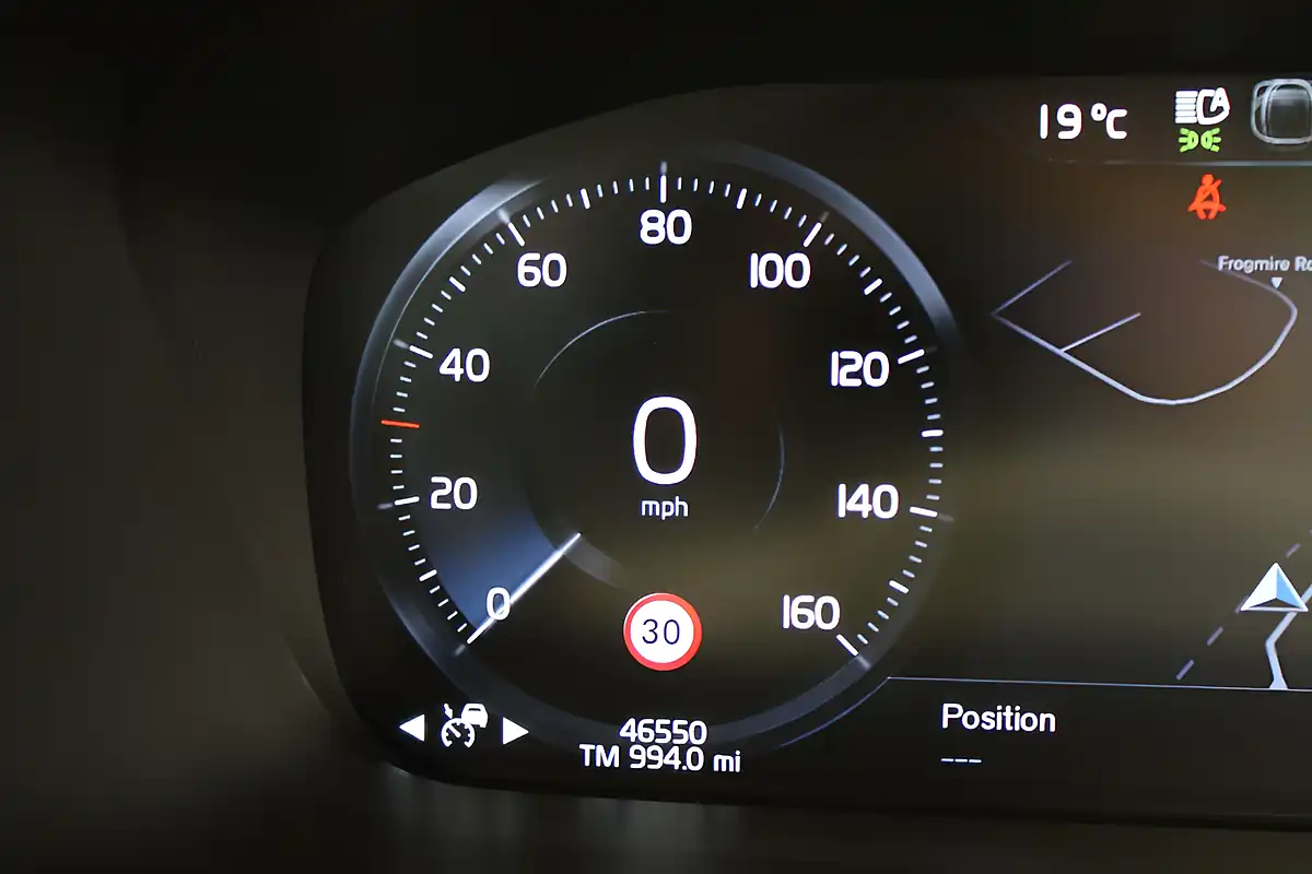 Used 2019 Volvo V90 Cross Country Mussel Blue - Interior and Exterior details 19
