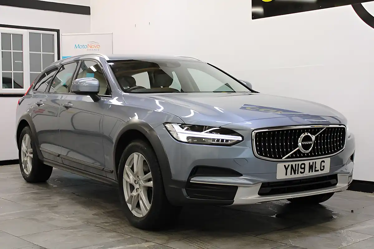 Used 2019 Volvo V90 Cross Country Mussel Blue - Interior and Exterior details 6