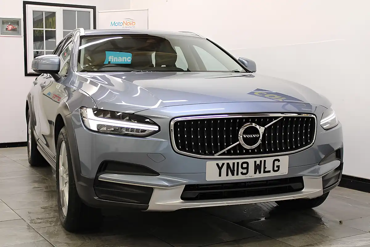 Used 2019 Volvo V90 Cross Country Mussel Blue - Interior and Exterior details 7