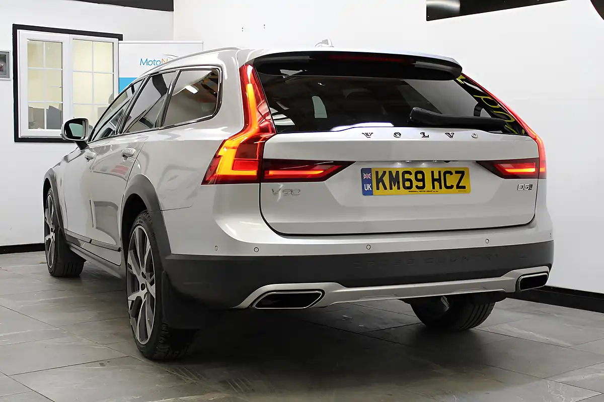 Used 2019 Volvo V90 Cross Country Plus Silver - Interior and Exterior details 11