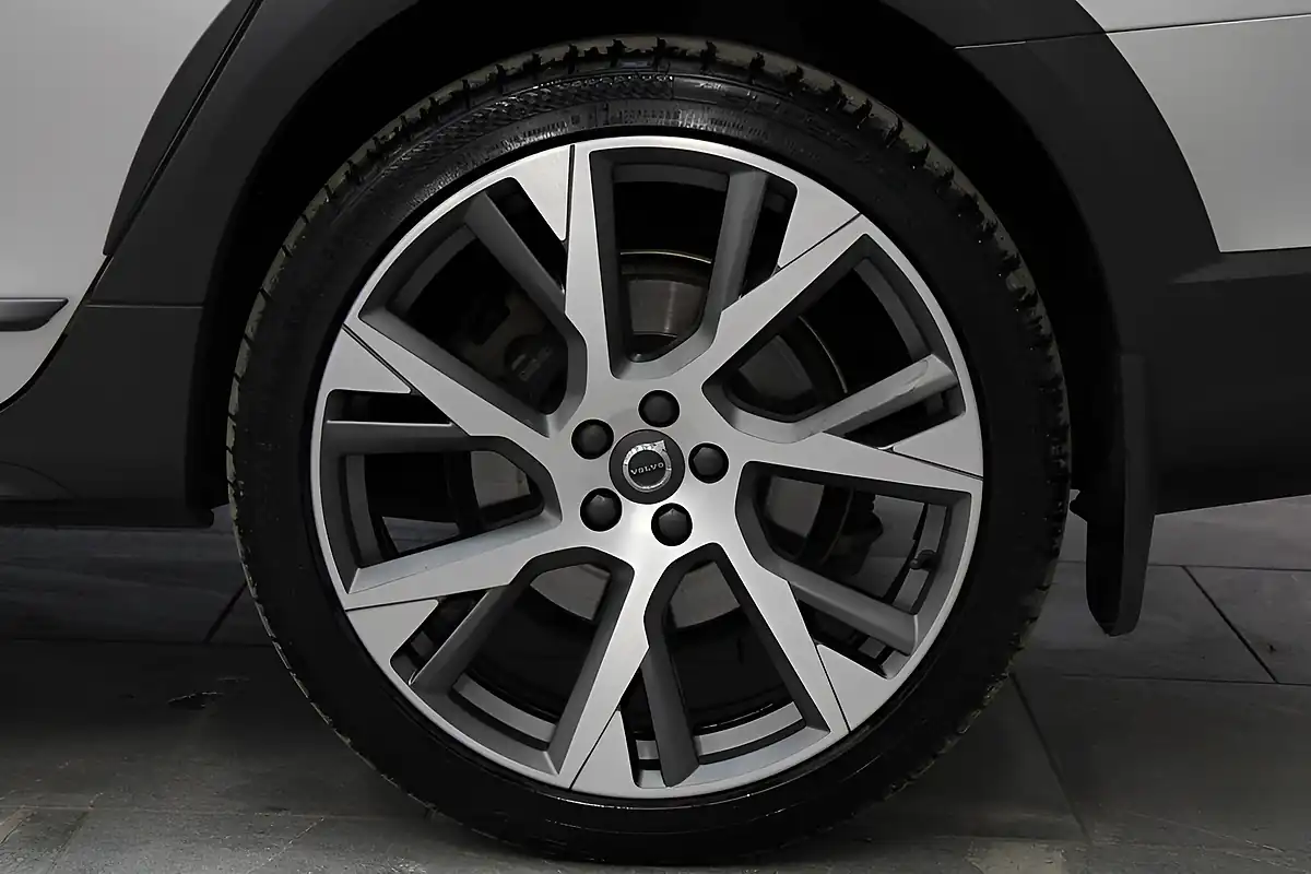 Used 2019 Volvo V90 Cross Country Plus Silver - Interior and Exterior details 12