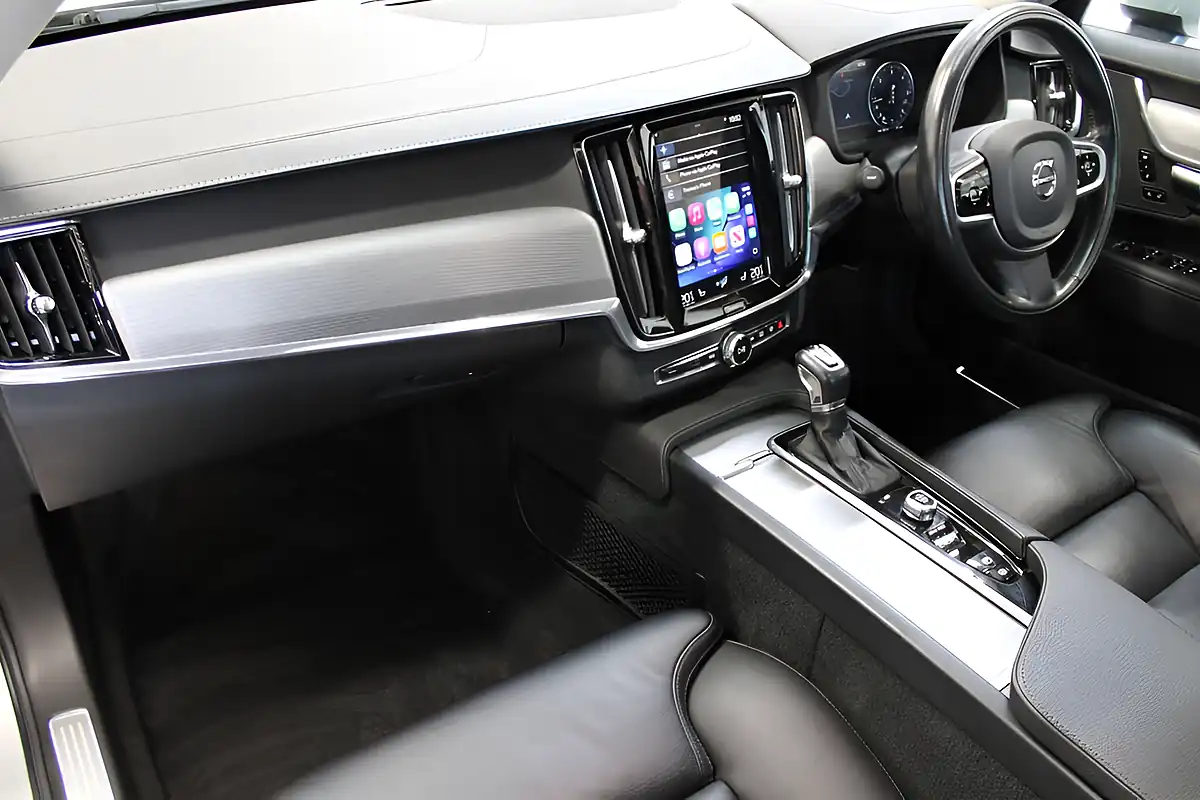 Used 2019 Volvo V90 Cross Country Plus Silver - Interior and Exterior details 14