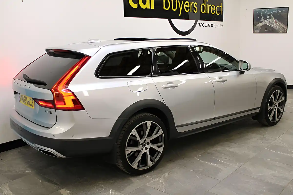 Used 2019 Volvo V90 Cross Country Plus Silver - Interior and Exterior details 4