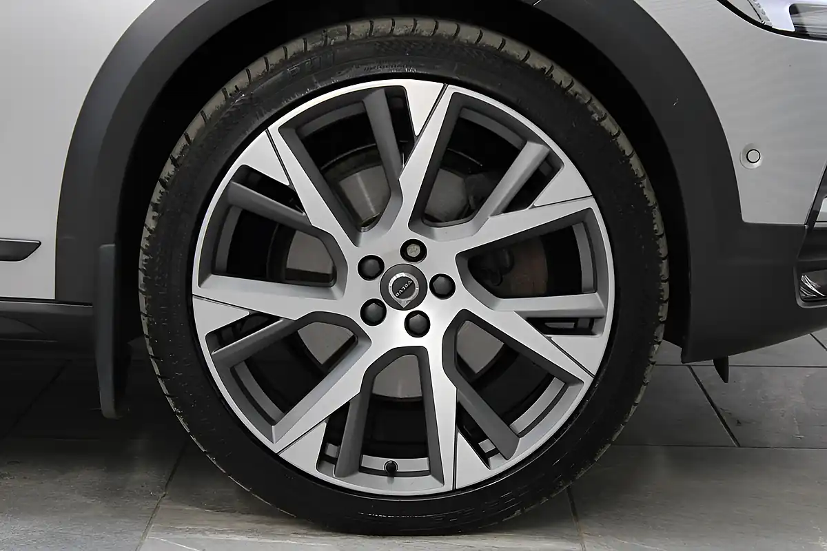 Used 2019 Volvo V90 Cross Country Plus Silver - Interior and Exterior details 9