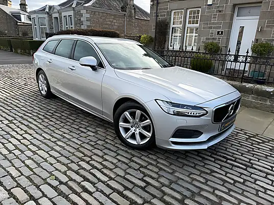 2019 Volvo V90 Momentum D4