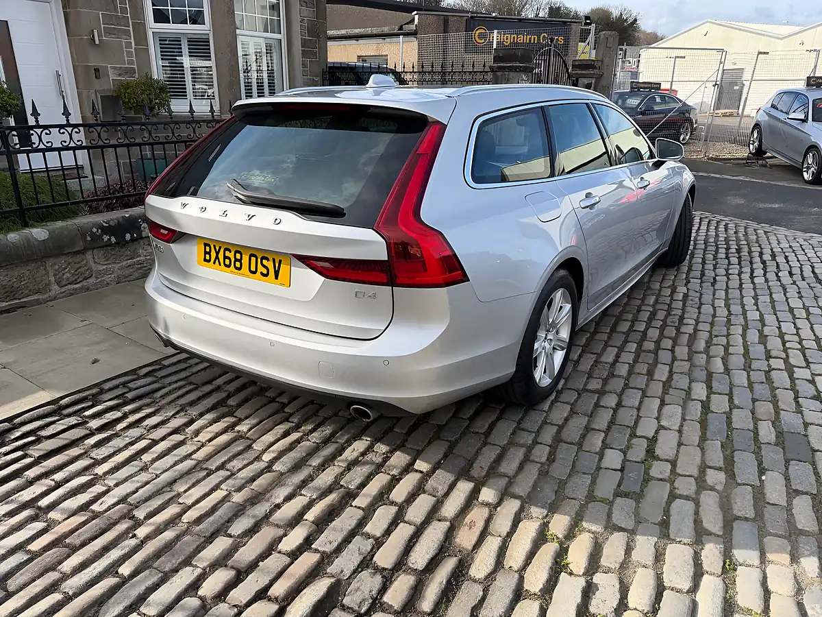 Used 2019 Volvo V90 Momentum Bright Silver - Interior and Exterior details 15