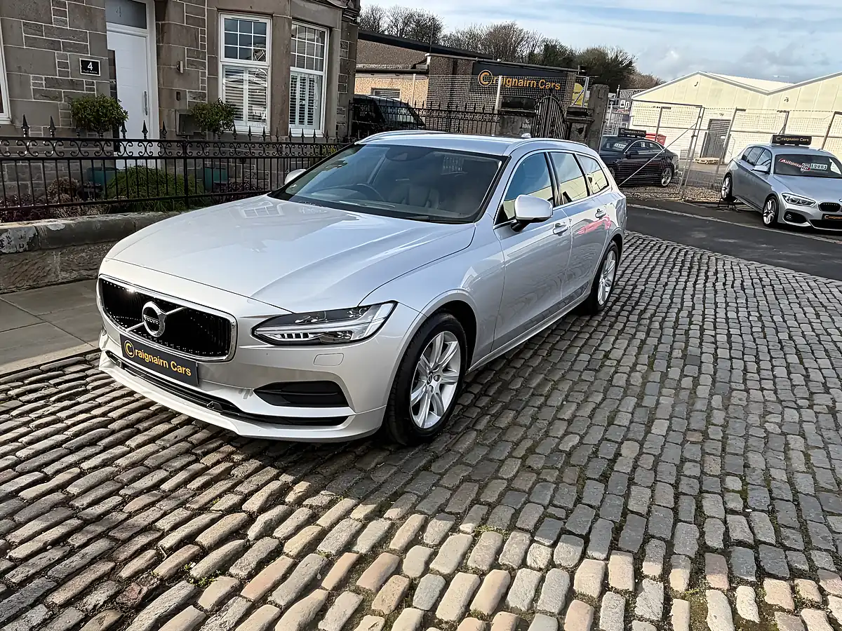 Used 2019 Volvo V90 Momentum Bright Silver - Interior and Exterior details 3