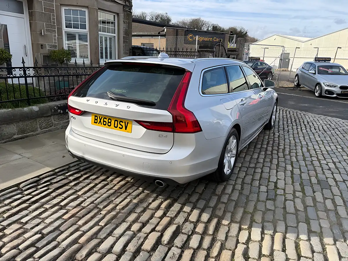 Used 2019 Volvo V90 Momentum Bright Silver - Interior and Exterior details 7