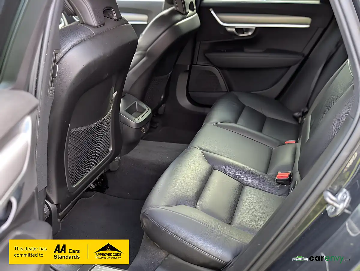 Used 2019 Volvo V90 Momentum Savile Grey - Interior and Exterior details 14