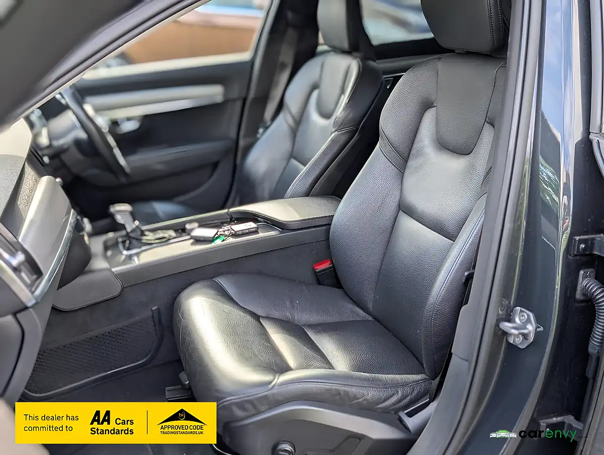 Used 2019 Volvo V90 Momentum Savile Grey - Interior and Exterior details 15