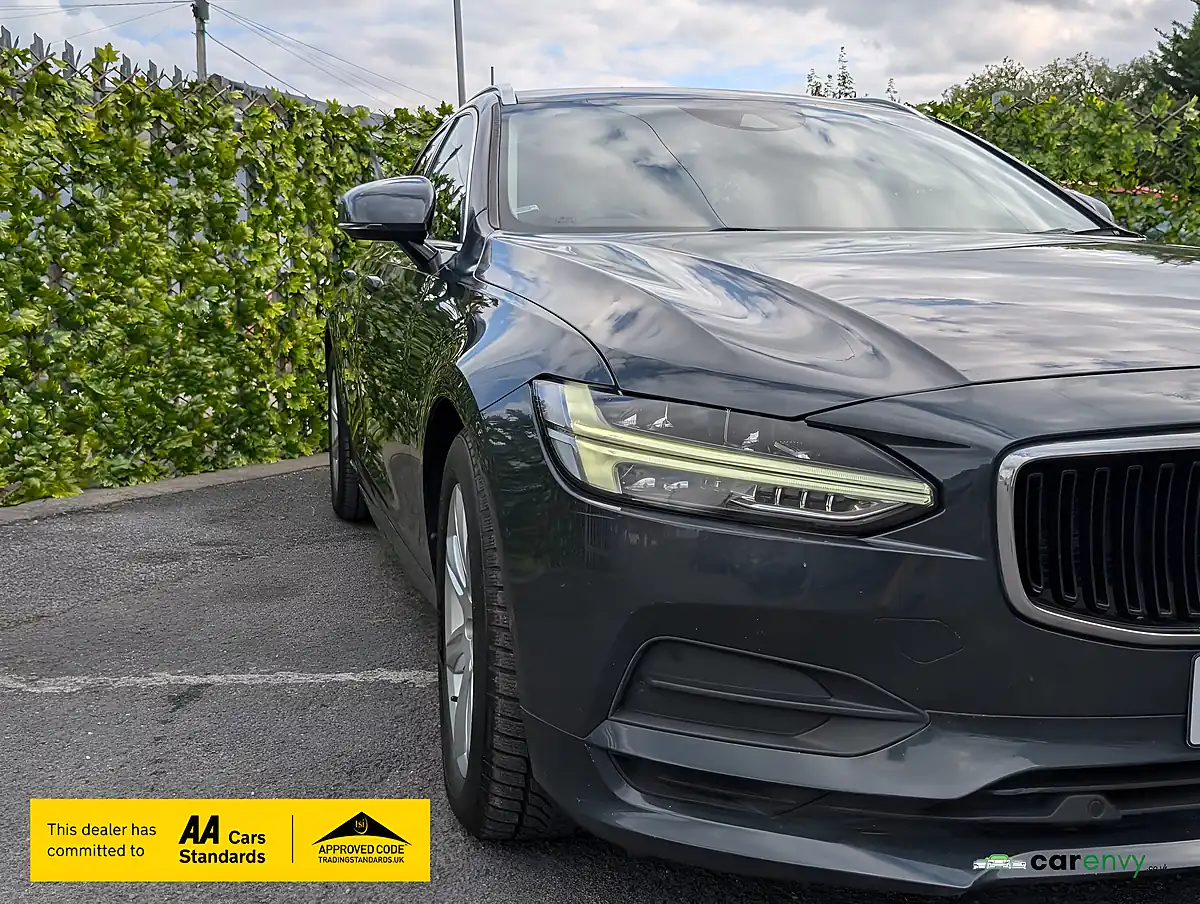 Used 2019 Volvo V90 Momentum Savile Grey - Interior and Exterior details 3