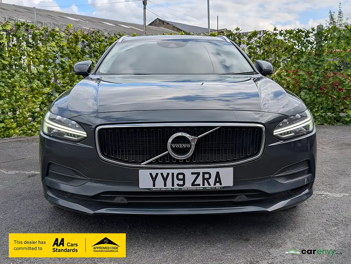 Used 2019 Volvo V90 Momentum Savile Grey - Interior and Exterior details 4