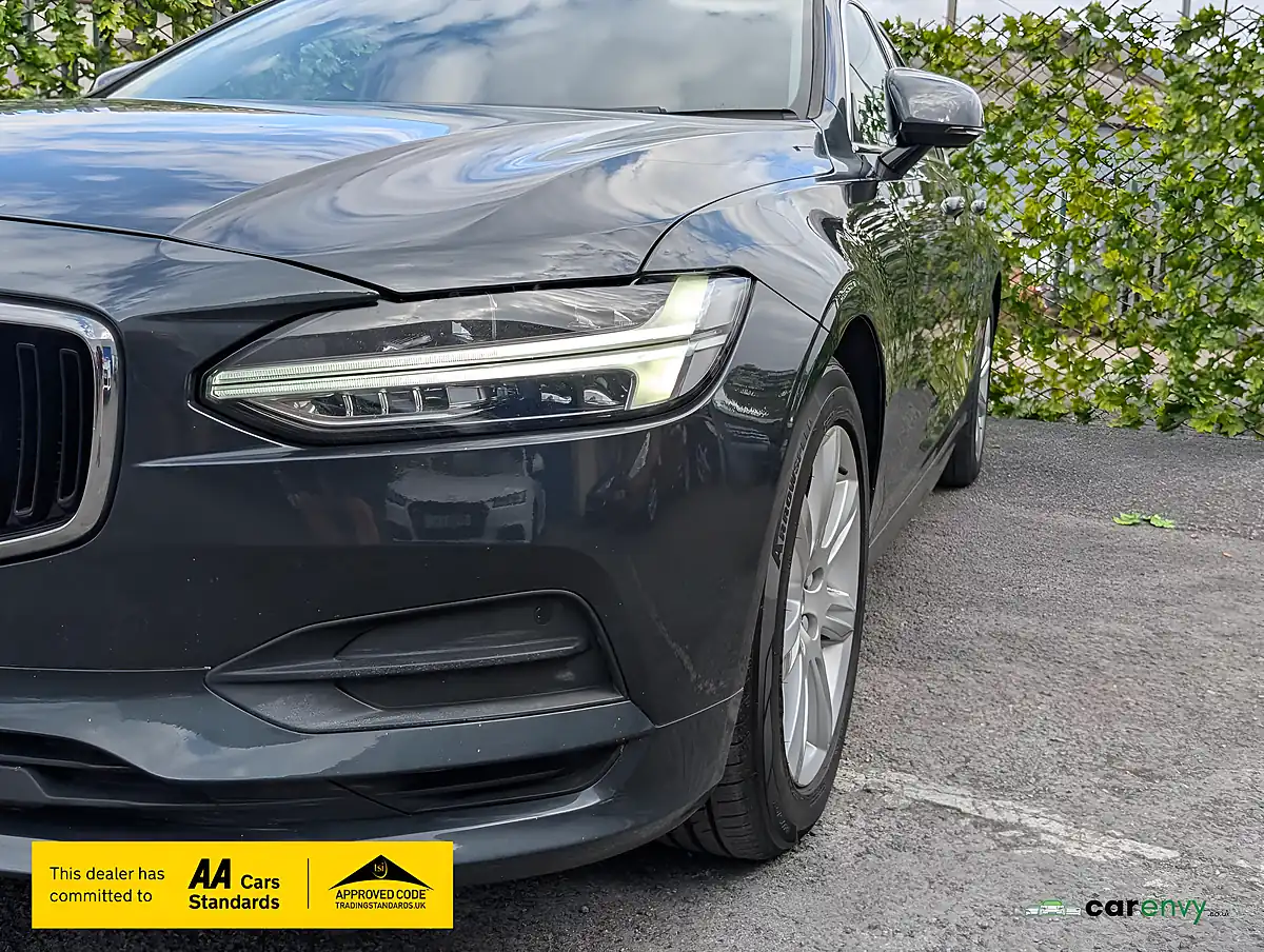 Used 2019 Volvo V90 Momentum Savile Grey - Interior and Exterior details 6