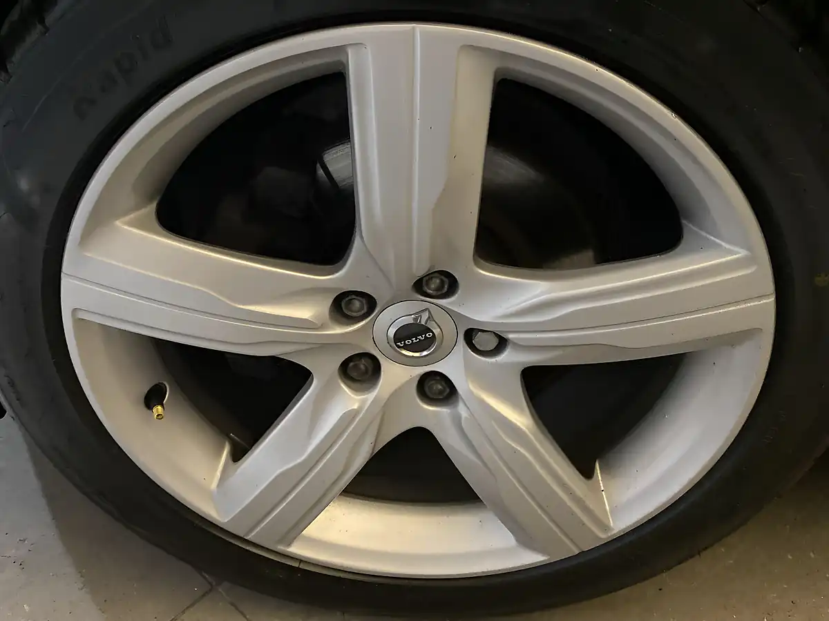 Used 2019 Volvo V90 R-Design Black - Interior and Exterior details 16