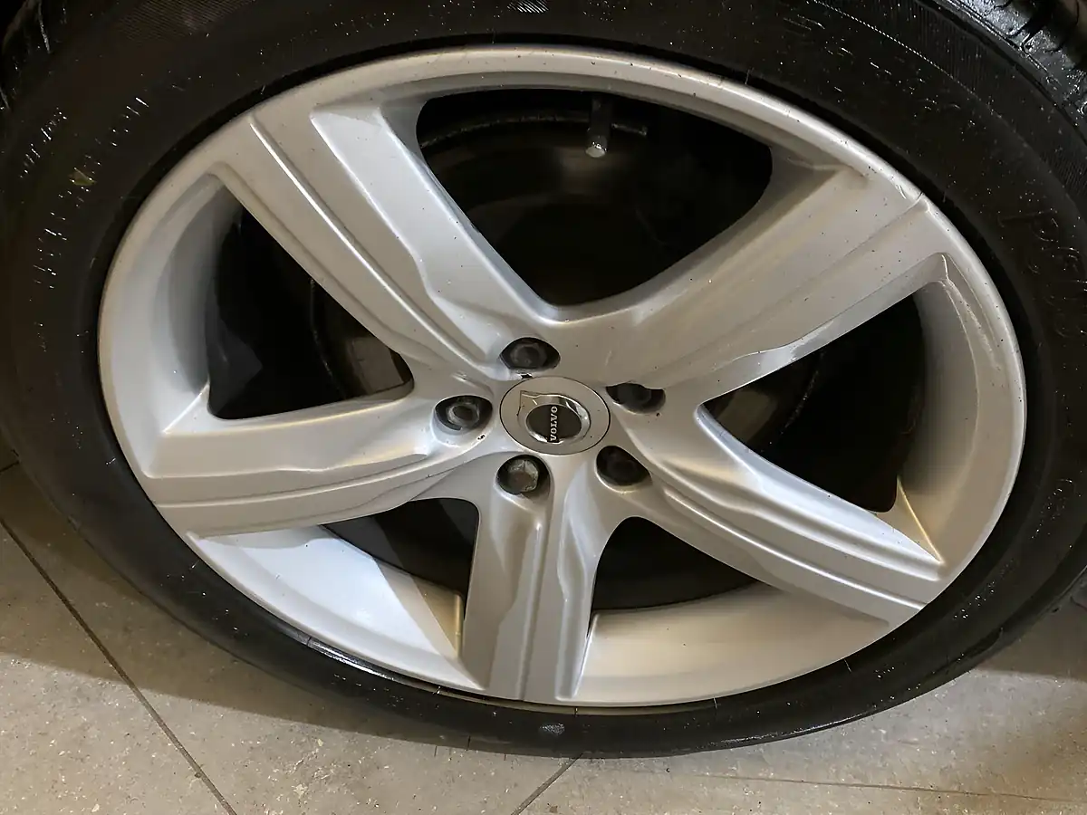 Used 2019 Volvo V90 R-Design Black - Interior and Exterior details 6