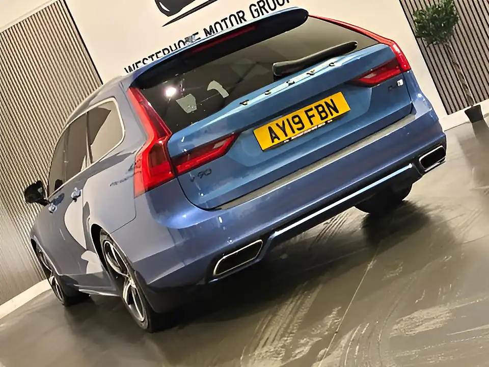 Used 2019 Volvo V90 R-Design Blue - Interior and Exterior details 11