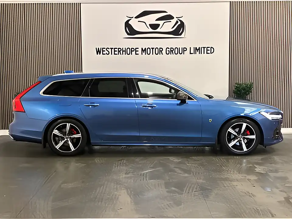 Used 2019 Volvo V90 R-Design Blue - Interior and Exterior details 12